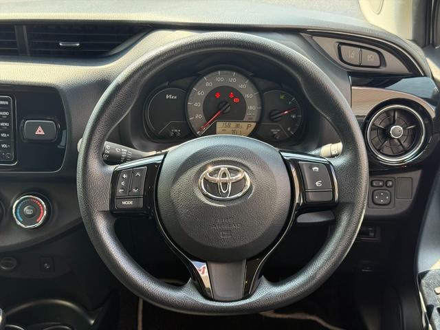 
								2020 TOYOTA VITZ F SAFETY EDITION III full									