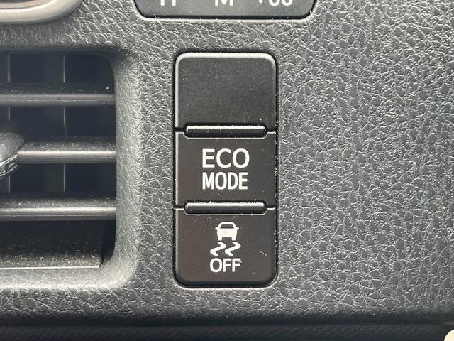
								2015 TOYOTA NOAH SI full									