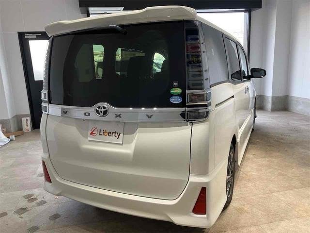 
								2018 TOYOTA VOXY ZS KIRAMEKI full									