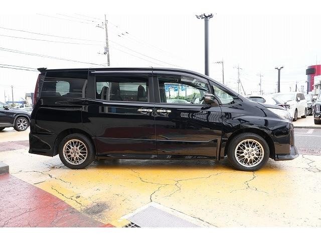 
								2020 TOYOTA NOAH HYBRID SI WxB II full									
