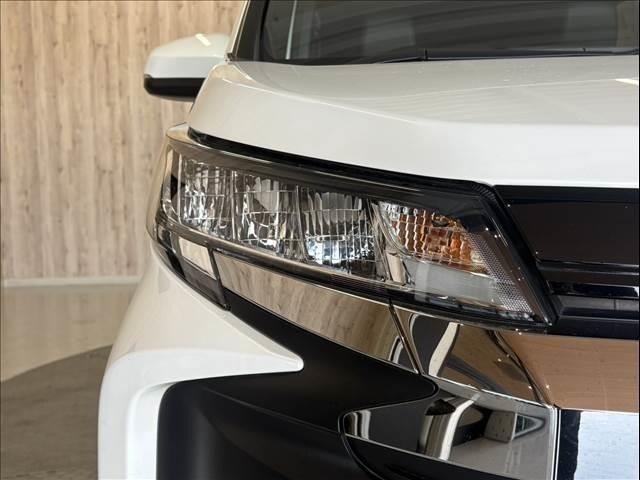 
								2022 TOYOTA NOAH HYBRID S-Z full									