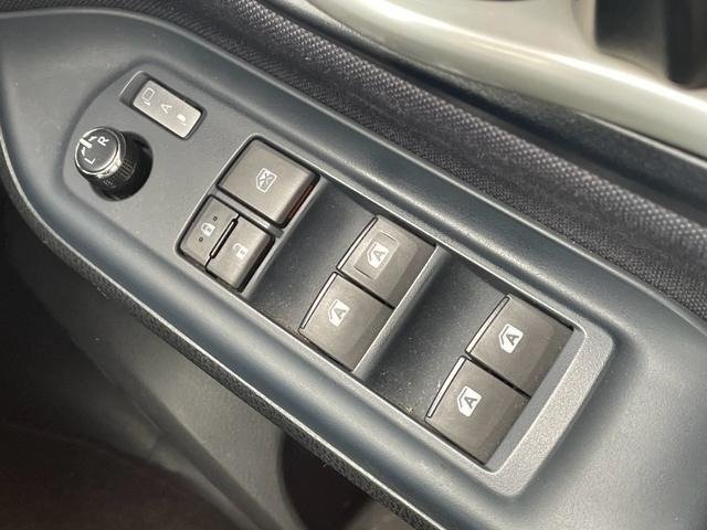 
								2015 TOYOTA NOAH SI full									