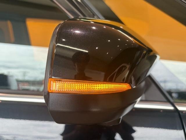 
								2022 TOYOTA VOXY S-Z full									