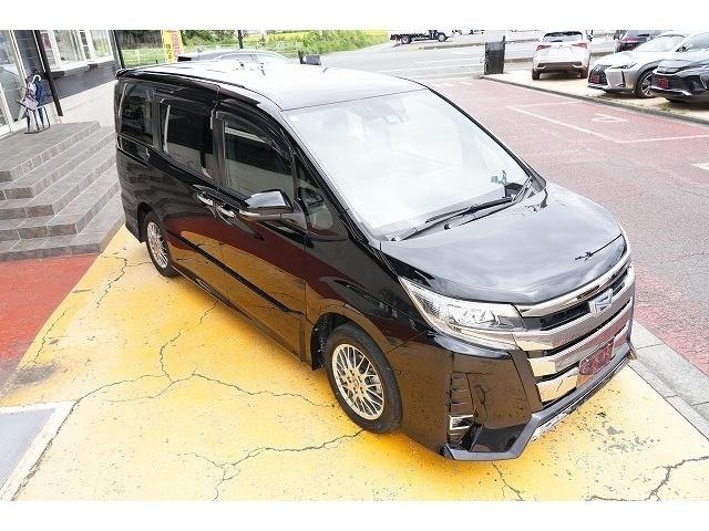 
								2020 TOYOTA NOAH HYBRID SI WxB II full									