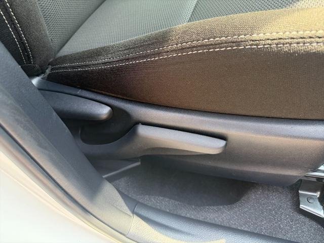 
								2020 TOYOTA VITZ F SAFETY EDITION III full									
