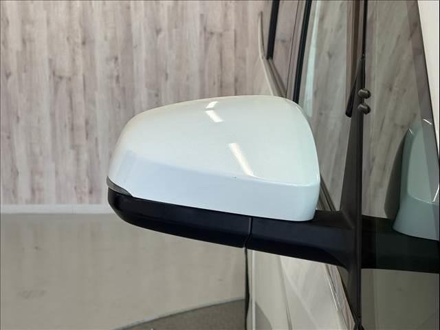 
								2022 TOYOTA NOAH HYBRID S-Z full									