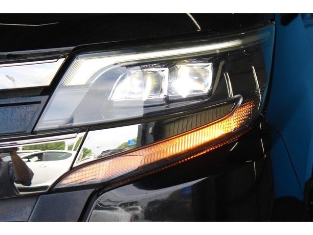 
								2017 TOYOTA NOAH SI full									