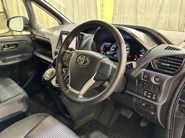 
								2017 TOYOTA VOXY ZS KIRAMEKI II full									