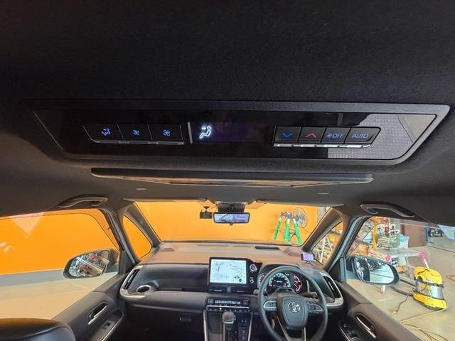 
								2022 TOYOTA VOXY S-Z full									