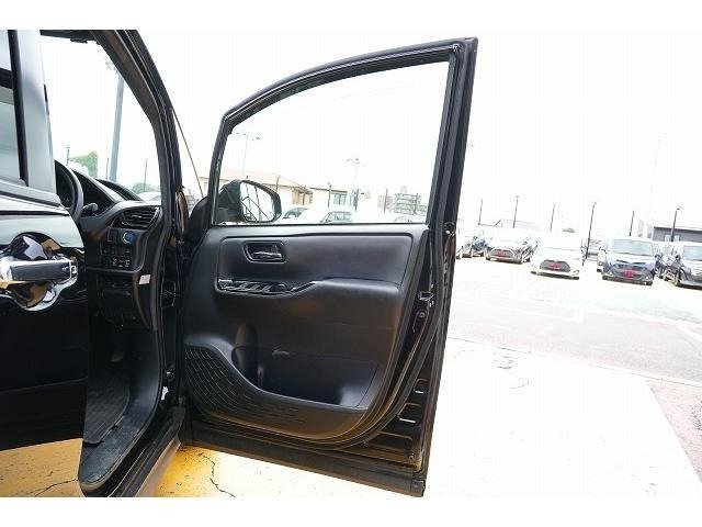 
								2020 TOYOTA NOAH HYBRID SI WxB II full									