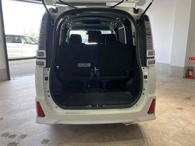 
								2018 TOYOTA VOXY ZS KIRAMEKI full									