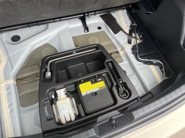 
								2015 TOYOTA VITZ JEWELA full									