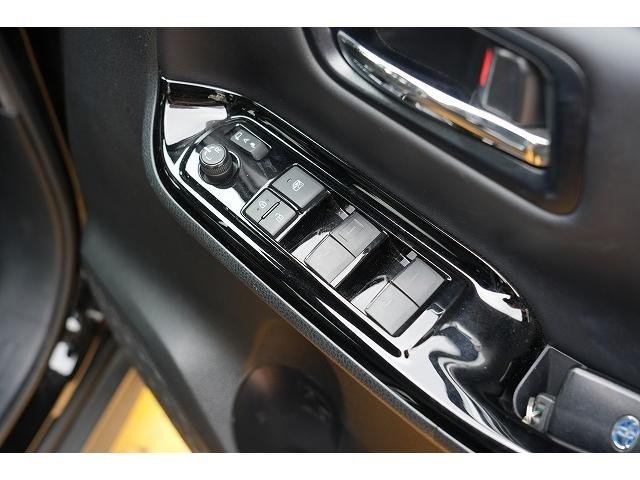
								2020 TOYOTA NOAH HYBRID SI WxB II full									