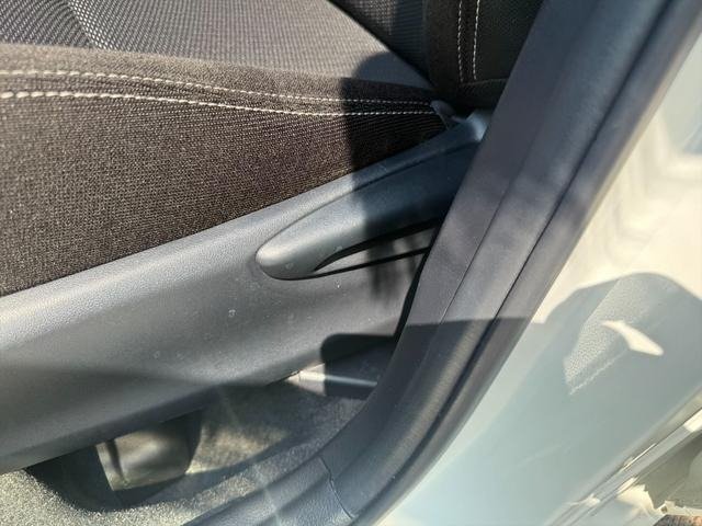 
								2020 TOYOTA VITZ F SAFETY EDITION III full									