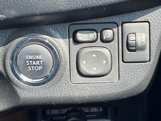 
								2017 TOYOTA VITZ F full									