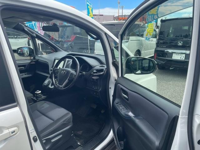 
								2015 TOYOTA NOAH SI full									