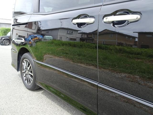 
								2015 TOYOTA VOXY ZS full									
