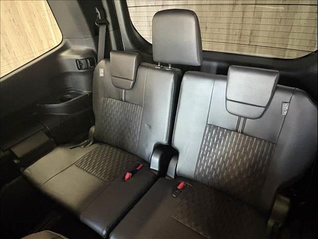 
								2022 TOYOTA NOAH HYBRID S-Z full									