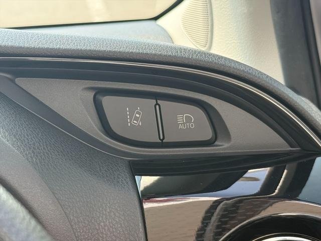
								2020 TOYOTA VITZ F SAFETY EDITION III full									