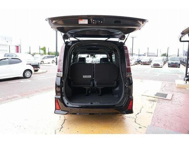 
								2020 TOYOTA NOAH HYBRID SI WxB II full									