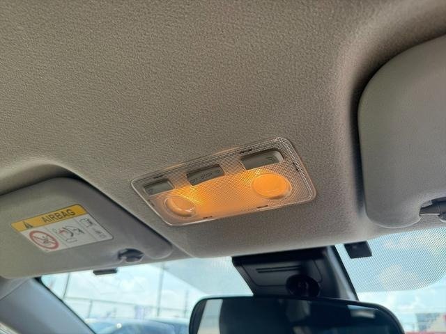 
								2020 TOYOTA VITZ F SAFETY EDITION III full									