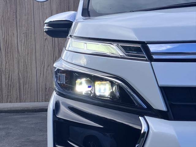 
								2019 TOYOTA VOXY ZS KIRAMEKI II full									
