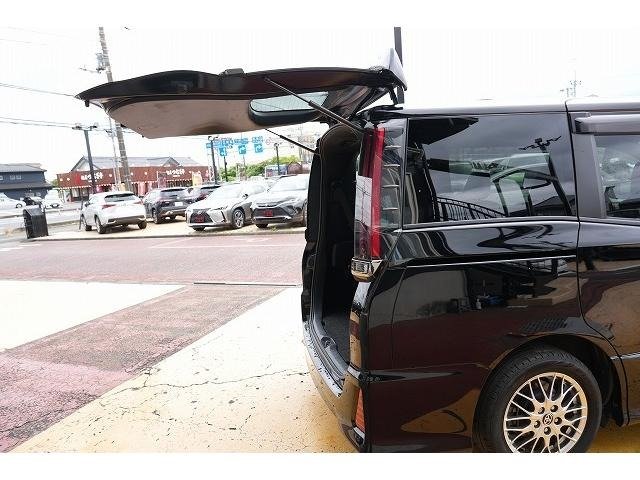 
								2020 TOYOTA NOAH HYBRID SI WxB II full									