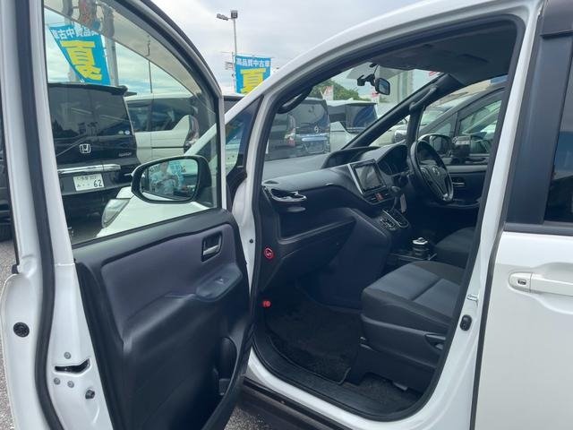 
								2015 TOYOTA NOAH SI full									