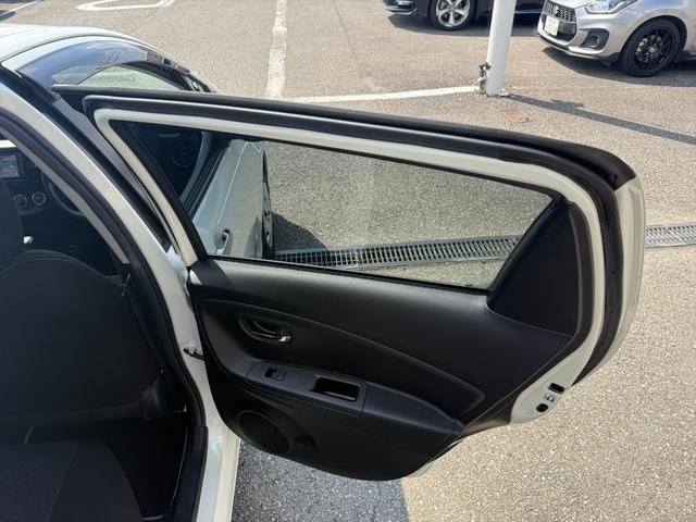 
								2020 TOYOTA VITZ F SAFETY EDITION III full									