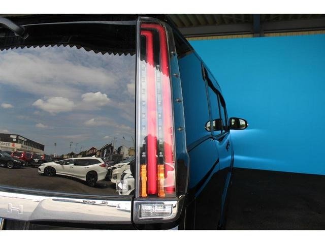 
								2017 TOYOTA NOAH SI full									