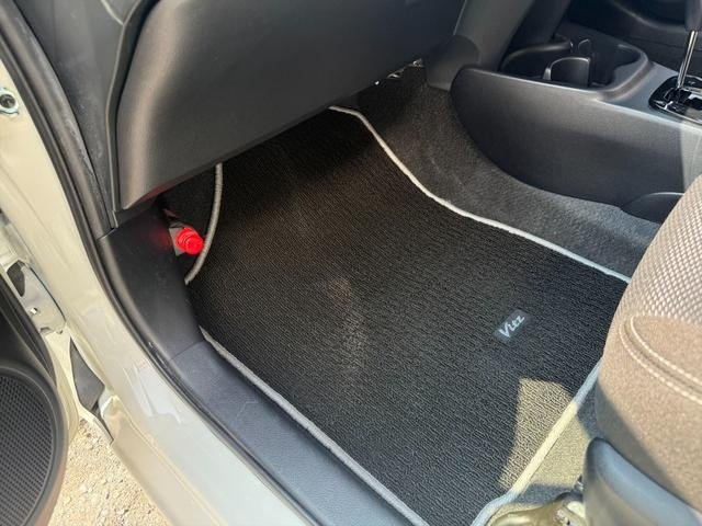 
								2020 TOYOTA VITZ F SAFETY EDITION III full									