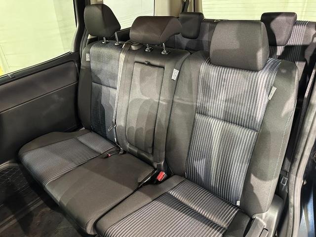 
								2017 TOYOTA VOXY ZS KIRAMEKI II full									