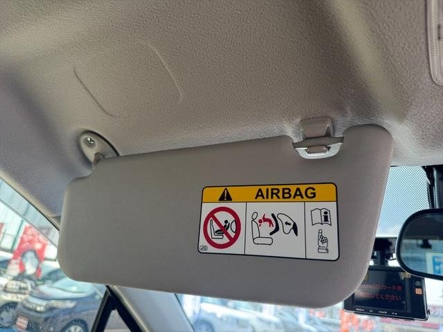 
								2020 TOYOTA VITZ F SAFETY EDITION III full									