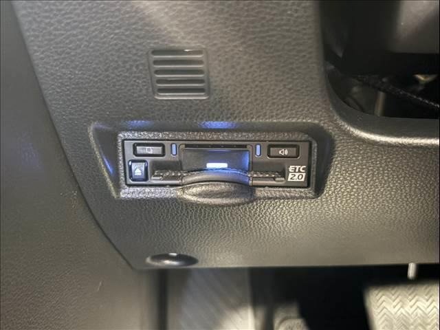 
								2022 TOYOTA NOAH HYBRID S-Z full									