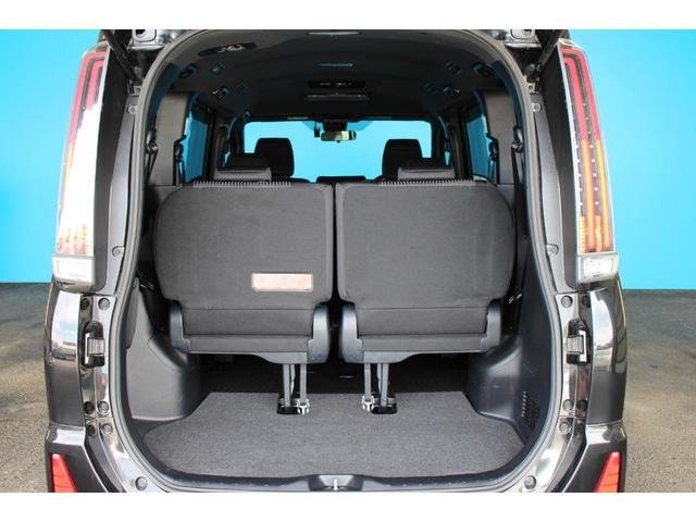 
								2017 TOYOTA NOAH SI full									