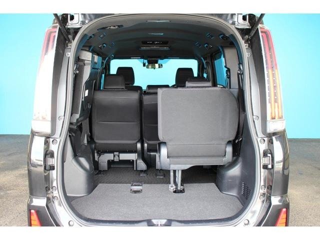 
								2017 TOYOTA NOAH SI full									