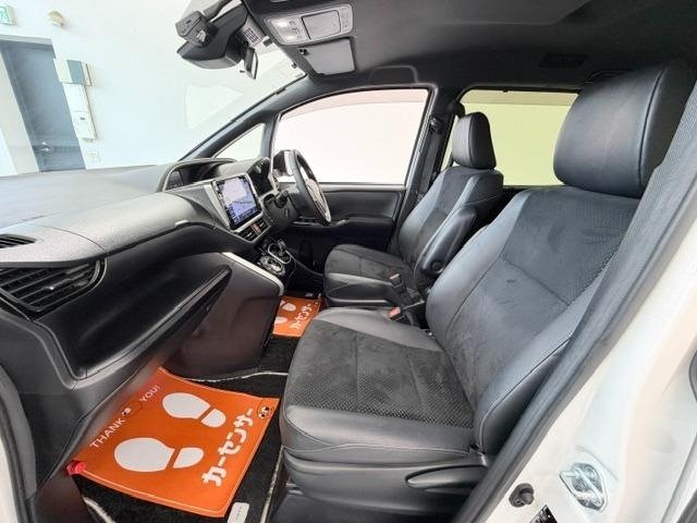 
								2021 TOYOTA VOXY HYBRID ZS KIRAMEKI III full									