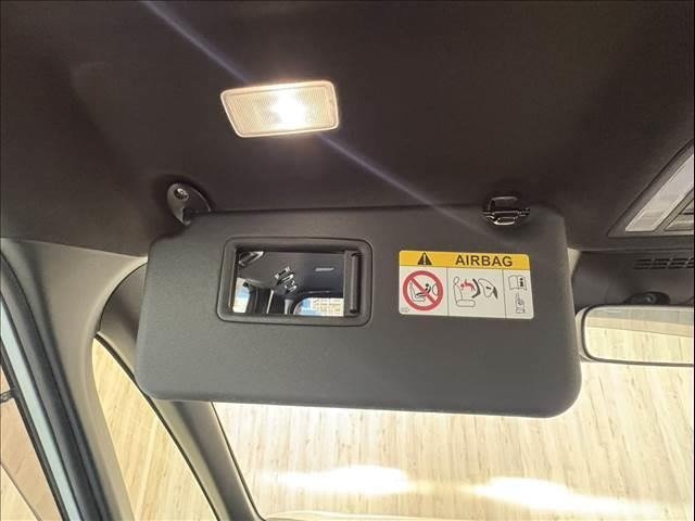 
								2022 TOYOTA NOAH HYBRID S-Z full									