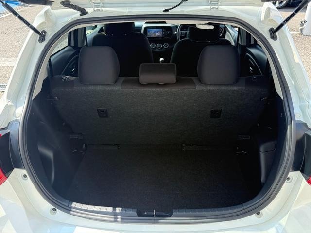 
								2020 TOYOTA VITZ F SAFETY EDITION III full									