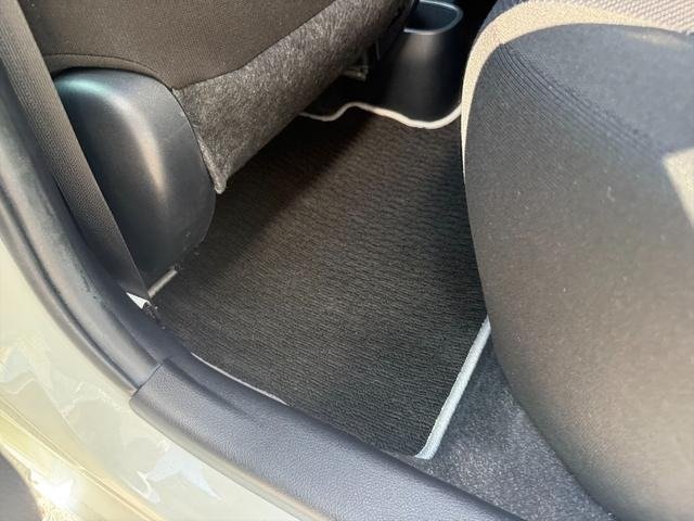 
								2020 TOYOTA VITZ F SAFETY EDITION III full									
