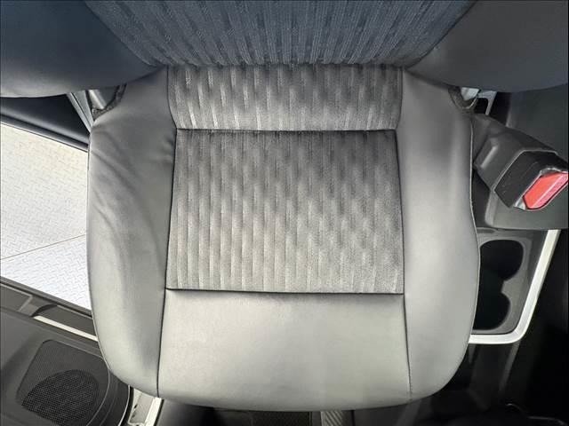 
								2022 TOYOTA NOAH HYBRID S-Z full									