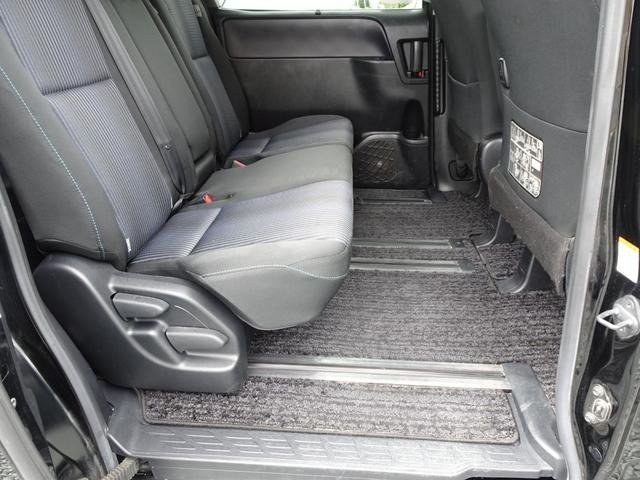 
								2015 TOYOTA VOXY ZS full									