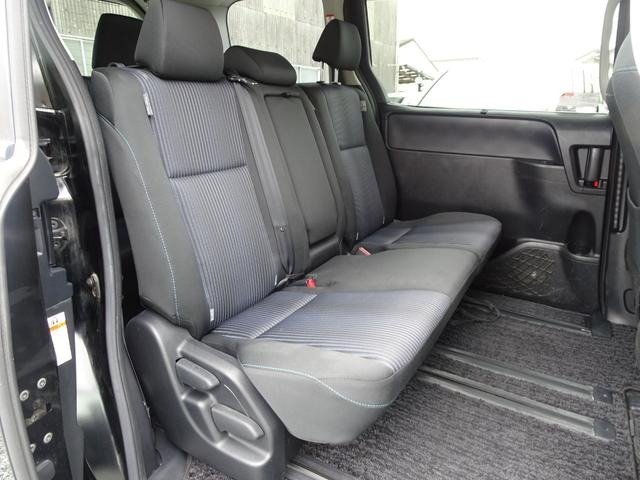 
								2015 TOYOTA VOXY ZS full									