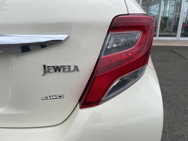 
								2015 TOYOTA VITZ JEWELA full									