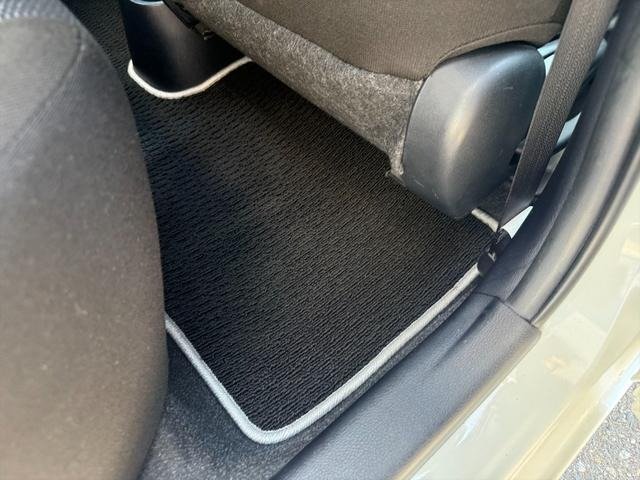 
								2020 TOYOTA VITZ F SAFETY EDITION III full									