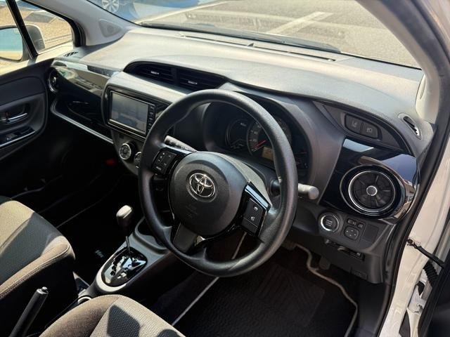 
								2020 TOYOTA VITZ F SAFETY EDITION III full									