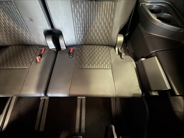 
								2022 TOYOTA NOAH HYBRID S-Z full									