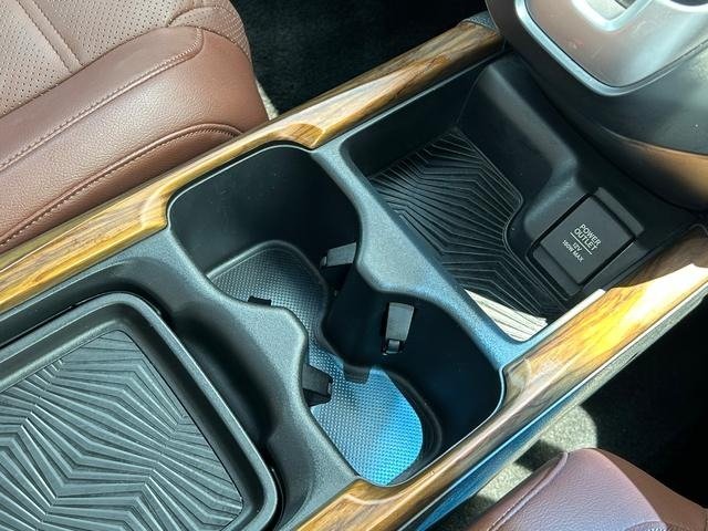 
								2018 HONDA CR-V EX MASTERPIECE full									