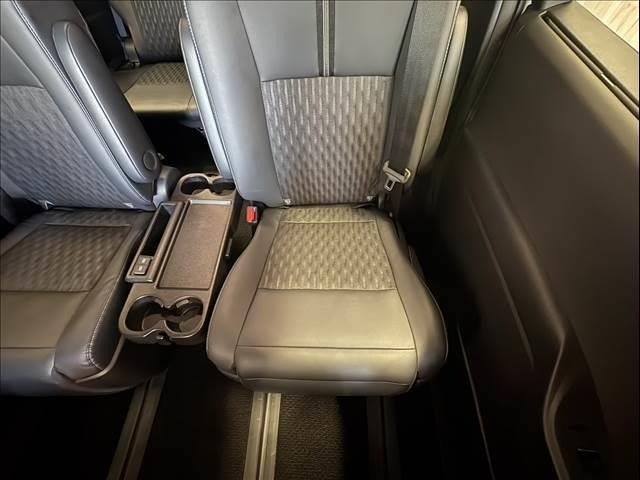 
								2022 TOYOTA NOAH HYBRID S-Z full									