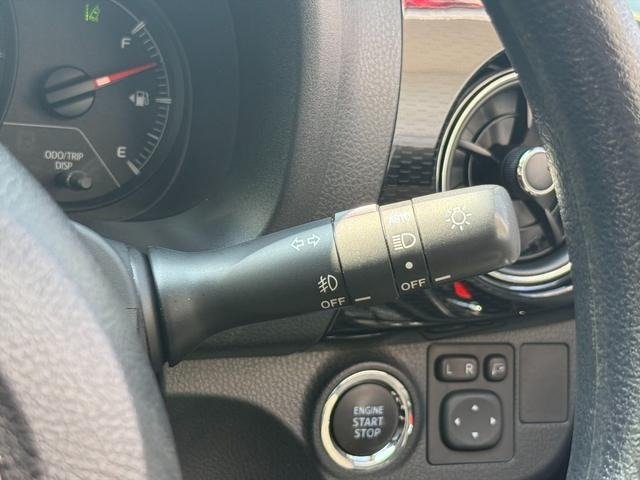 
								2020 TOYOTA VITZ F SAFETY EDITION III full									